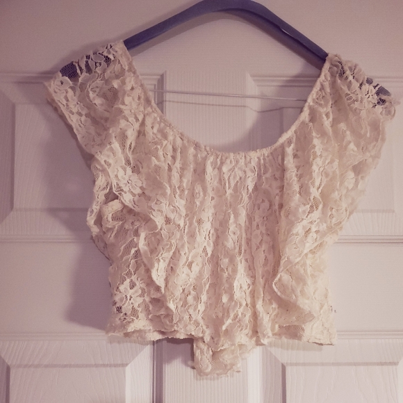 Lace crop top blouse - Picture 2 of 4